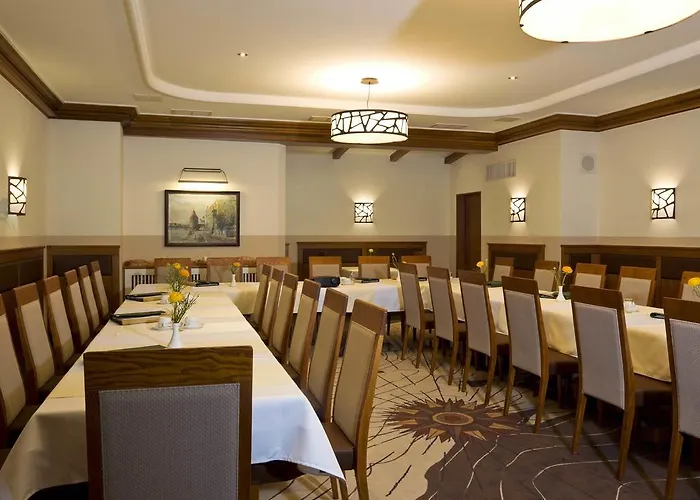 ケーニッヒ ホテル 4*