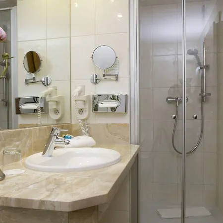 Koenig Hotel 4*